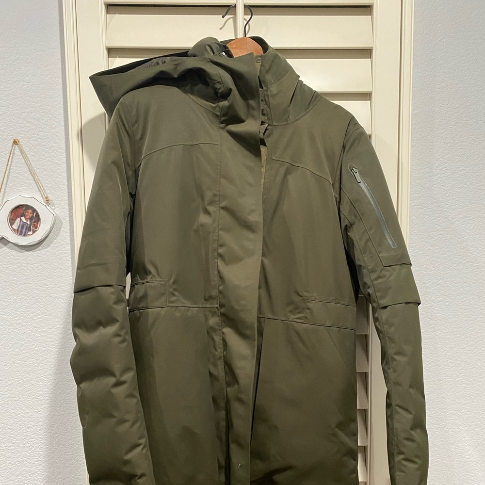 Lululemon Winter Warrior Parka (Tag Detached)